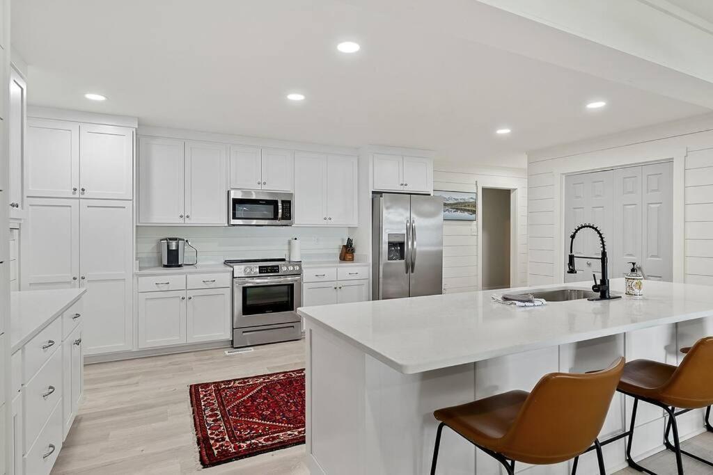 Lake Home, Dock, Fire Pit, Hot Tub, Game Room, Etc Winchester Exterior foto