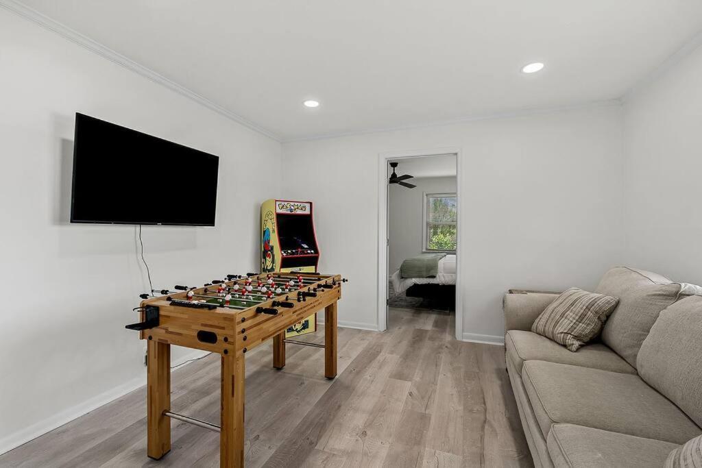 Lake Home, Dock, Fire Pit, Hot Tub, Game Room, Etc Winchester Exterior foto