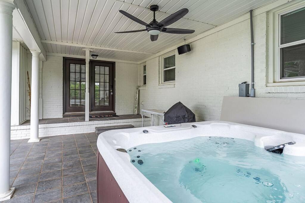 Lake Home, Dock, Fire Pit, Hot Tub, Game Room, Etc Winchester Exterior foto