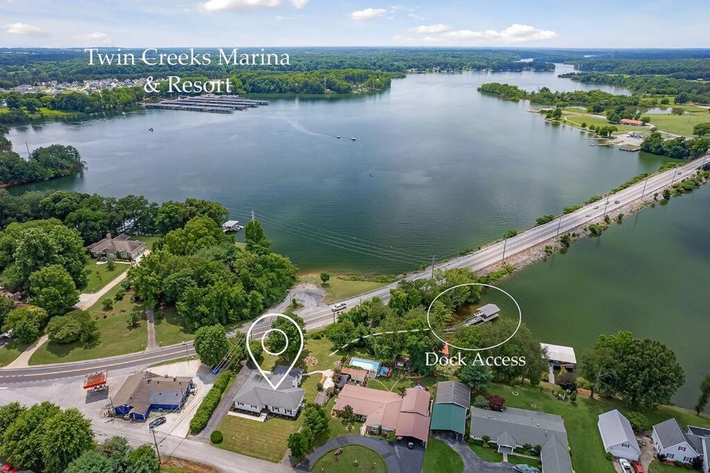 Lake Home, Dock, Fire Pit, Hot Tub, Game Room, Etc Winchester Exterior foto